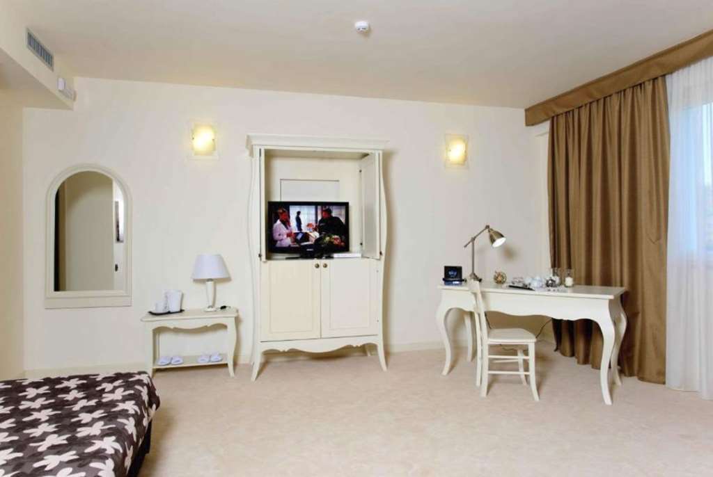 Virginia Resort & Spa - Adults Only Monteforte Irpino Quarto foto